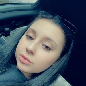 Meet your Posher, Adrianna